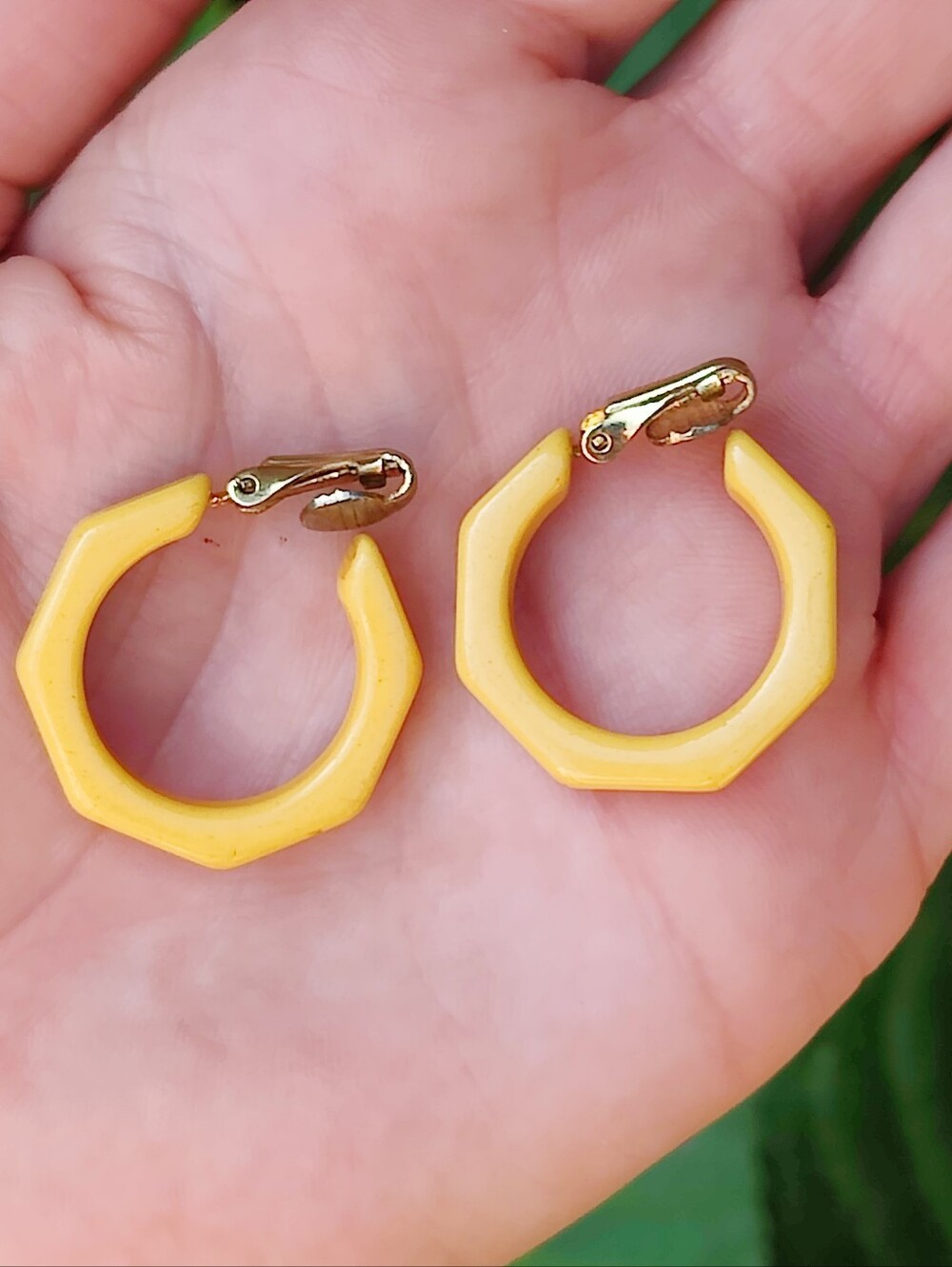 Vintage Bakelite Hoop Earrings